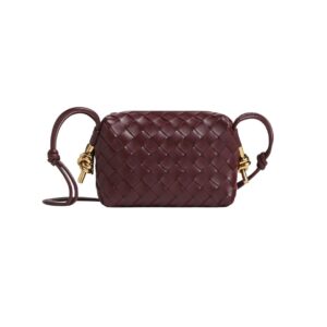 Bottega Veneta Mini Crossbody Bag in Intrecciato Leather in Burgundy, 11 cm