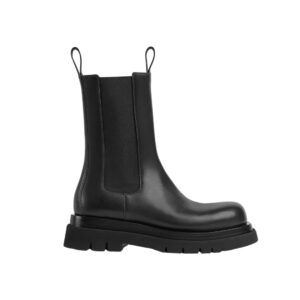Bottega Veneta boots in black vegetable-tanned leather