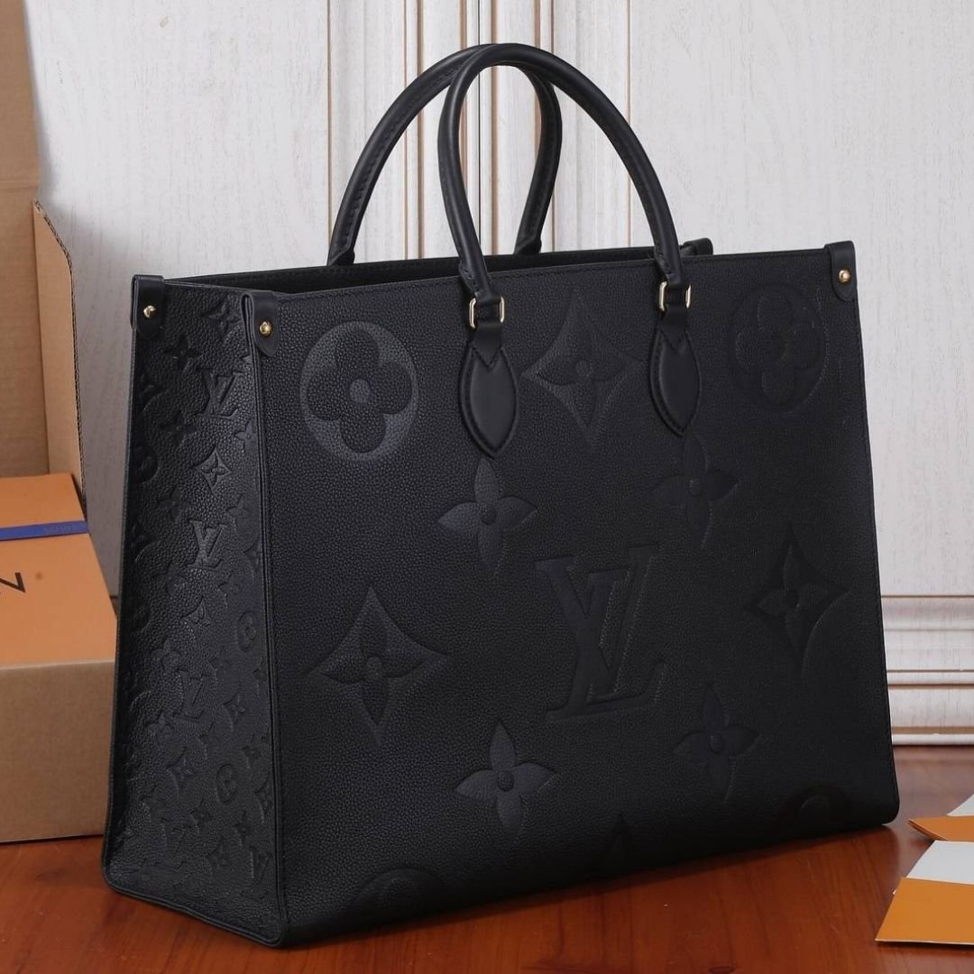 Louis Vuitton OnTheGo MM bag in black Monogram Empreinte leather 35 cm - Image 3