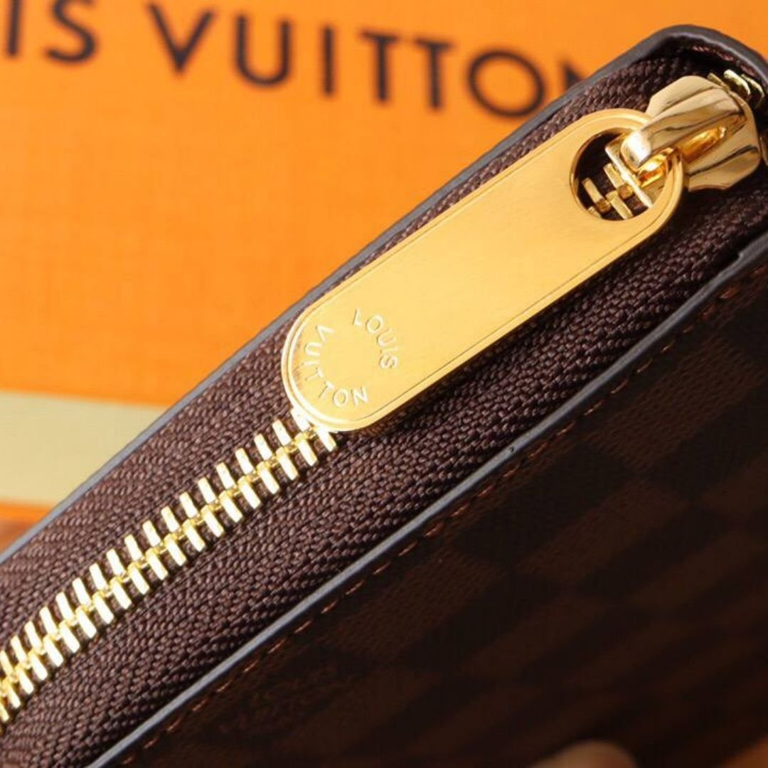 Louis Vuitton Zippy Wallet in Brown Monogram Canvas 19.5 cm view 6