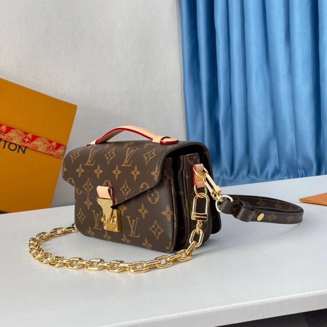 Louis Vuitton Pochette Métis East West bag in brown Monogram canvas 21 cm - Image 3