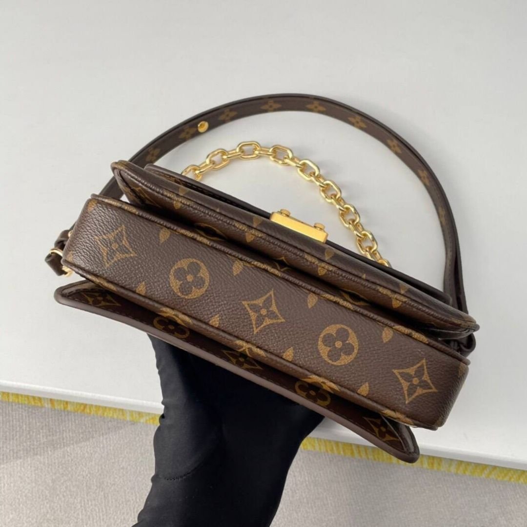 Louis Vuitton Pochette Métis East West bag in brown Monogram canvas 21 cm - Image 5
