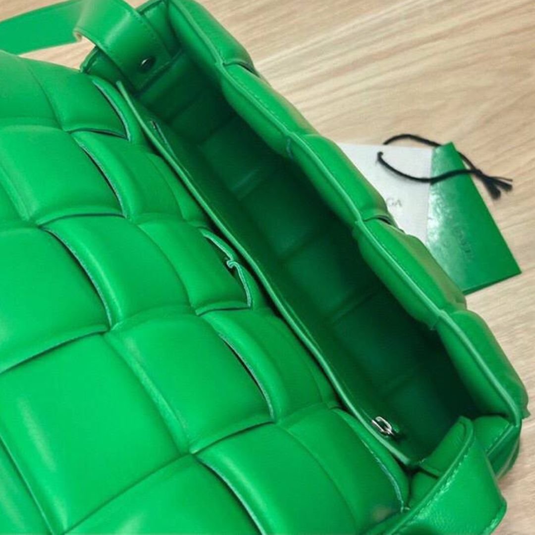 Bottega Veneta Cassette Bag in Green Leather 25.9 cm - Image 4