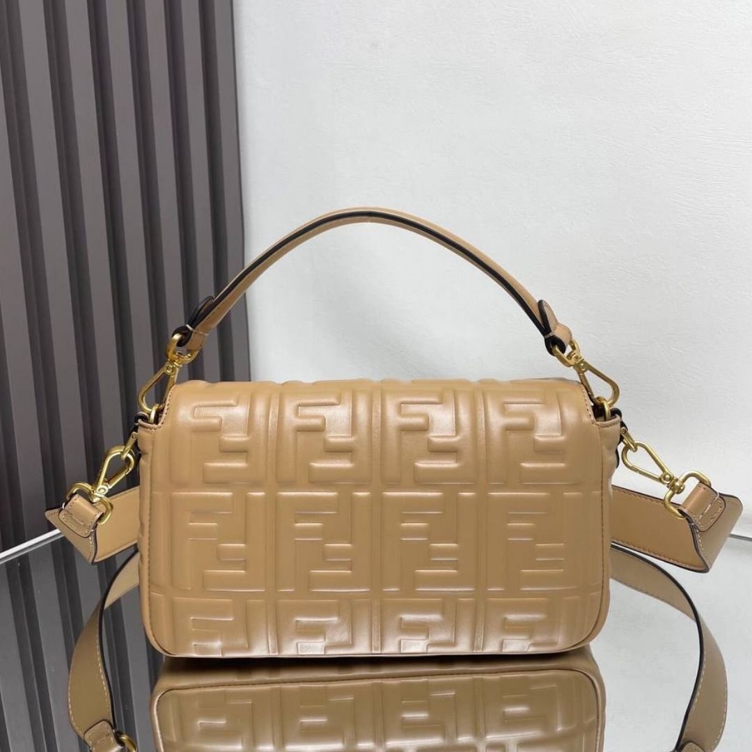 Fendi Baguette Bag in Light Brown Leather 27cm - Image 2