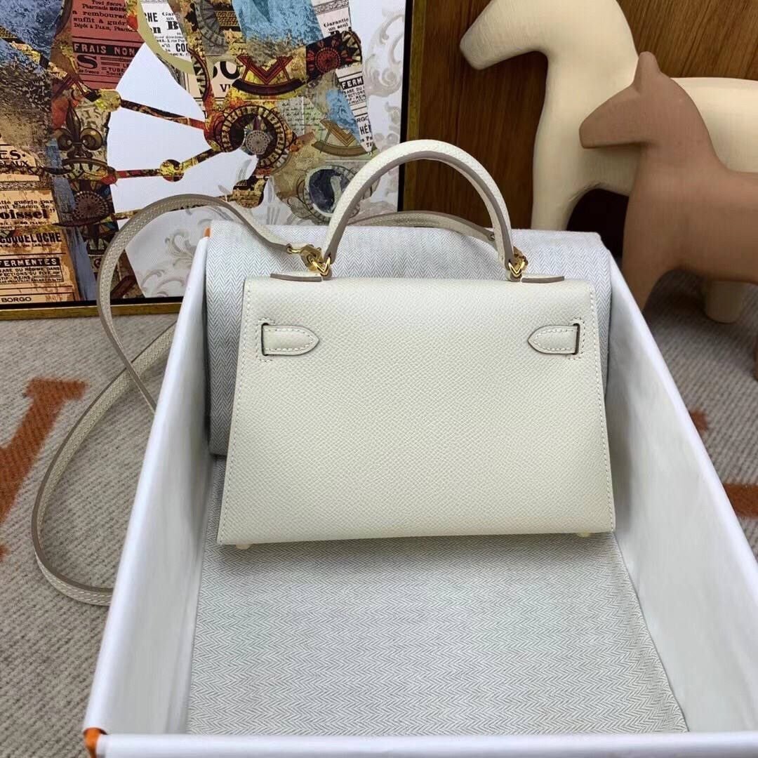 Hermès Kelly 20 bag in cream Togo leather with gold hardware - Image 3