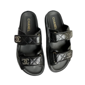 Chanel sandals in black leather with double CC logo