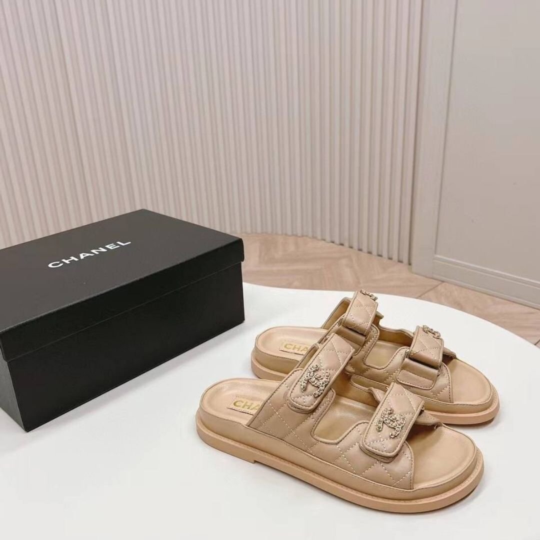 Dior Dway sandals in beige leather with tone-on-tone embroidery view 4