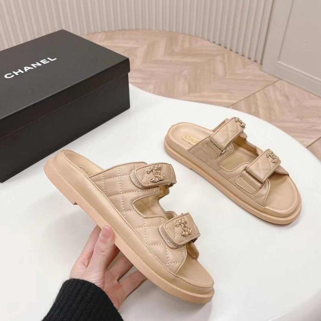 Dior Dway sandals in beige leather with tone-on-tone embroidery view 3