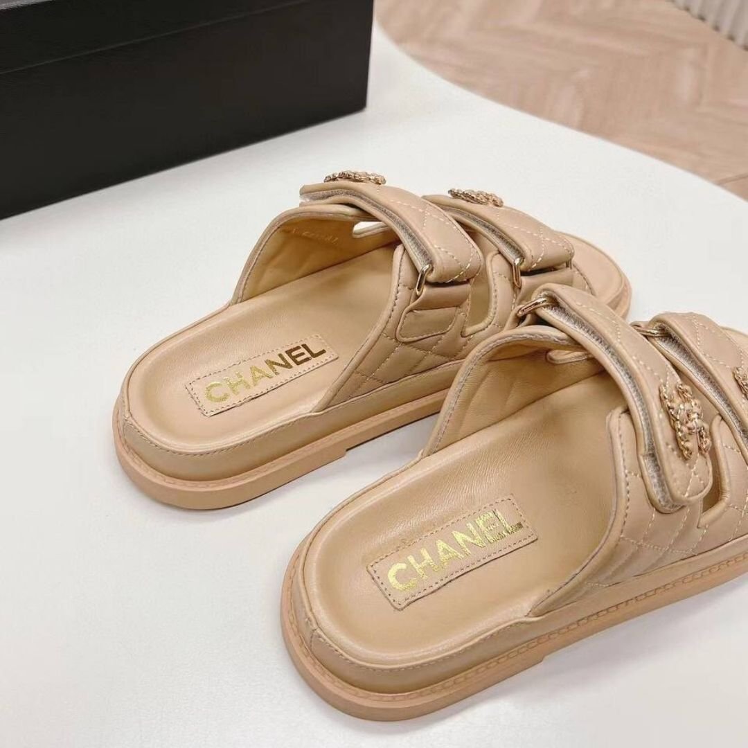 Dior Dway sandals in beige leather with tone-on-tone embroidery view 2