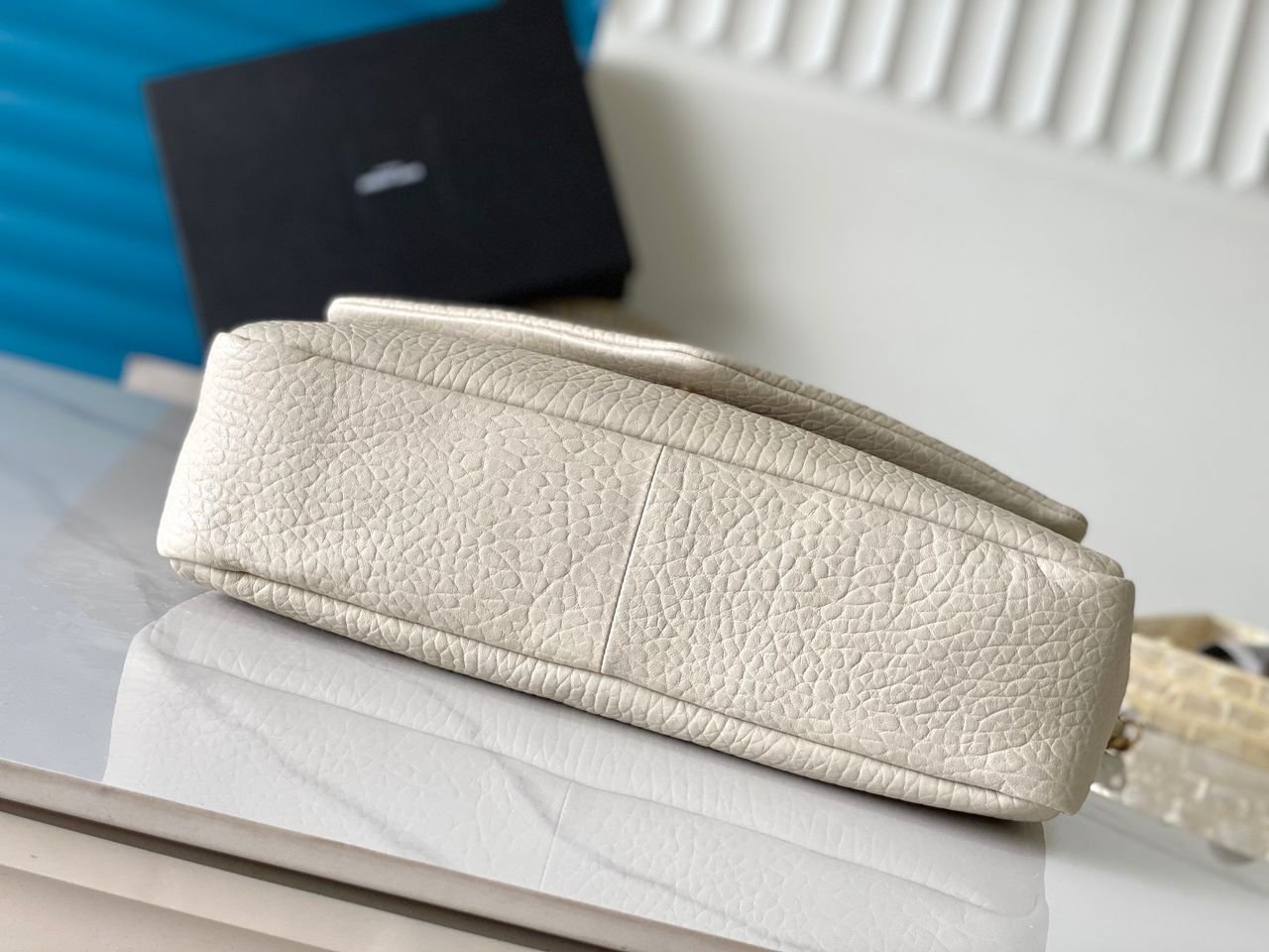 Saint Laurent Calypso Medium in White Hammered Leather 21 cm - Image 4