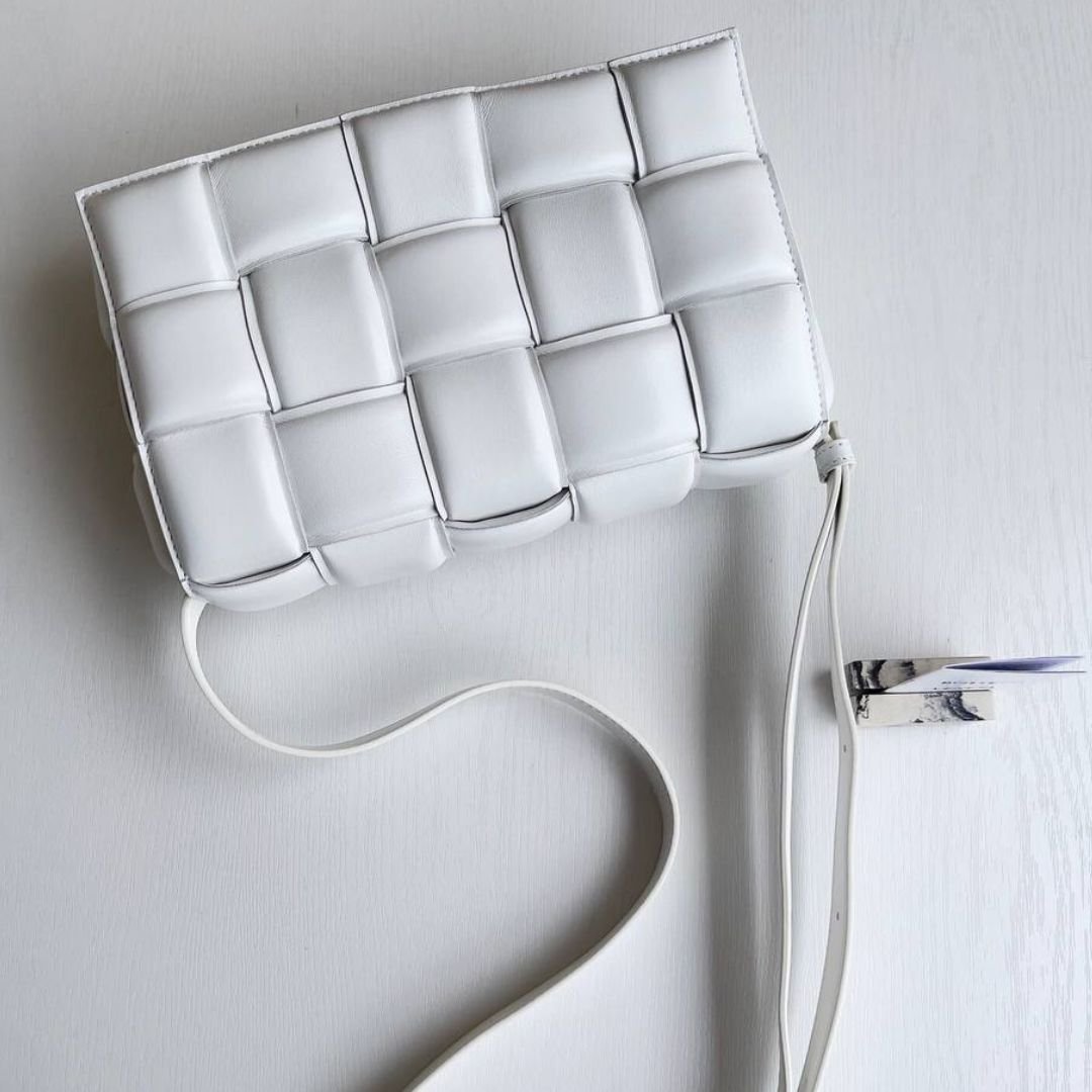 Bottega Veneta Cassette Bag in White Leather 25.9 cm - Image 3