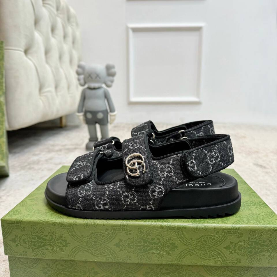 Gucci sandals in GG denim canvas and black rubber sole view 5