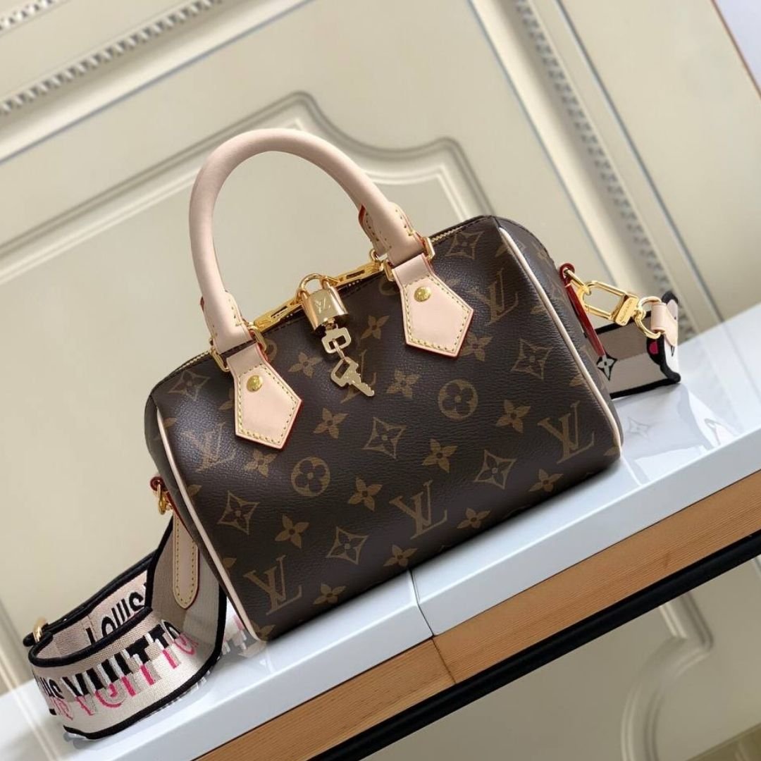 Louis Vuitton Speedy Bandoulière bag in Monogram canvas 20 cm - Image 3