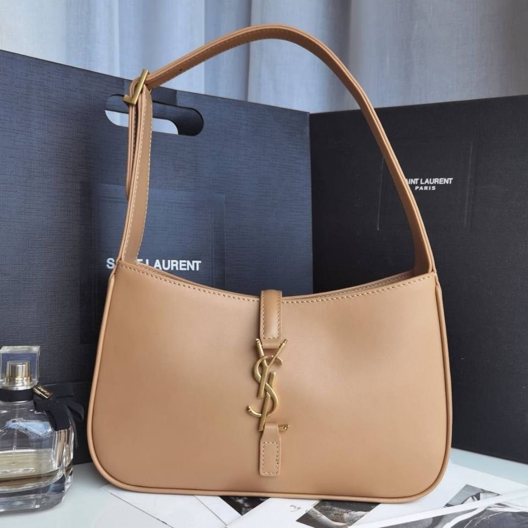 Saint Laurent Le 5 À 7 Hobo bag in beige smooth leather 23 cm - Image 2