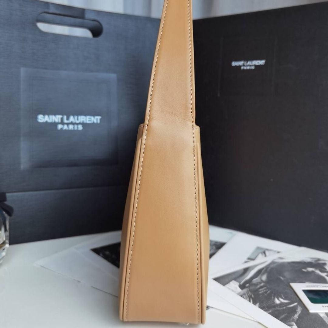 Saint Laurent Le 5 À 7 Hobo bag in beige smooth leather 23 cm - Image 3