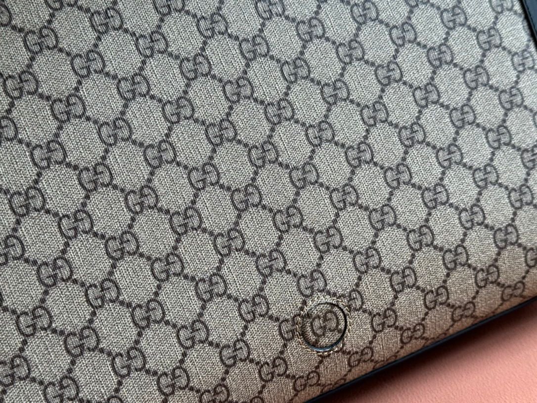 Gucci Messenger GG Supreme shoulder bag in beige and ebony - Image 7