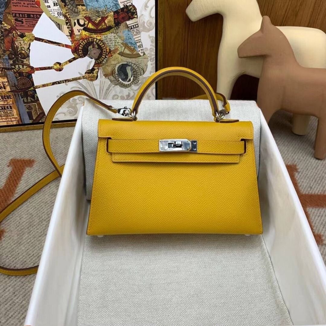 Hermès Kelly 20 Bag in Yellow Epsom Leather - Image 2