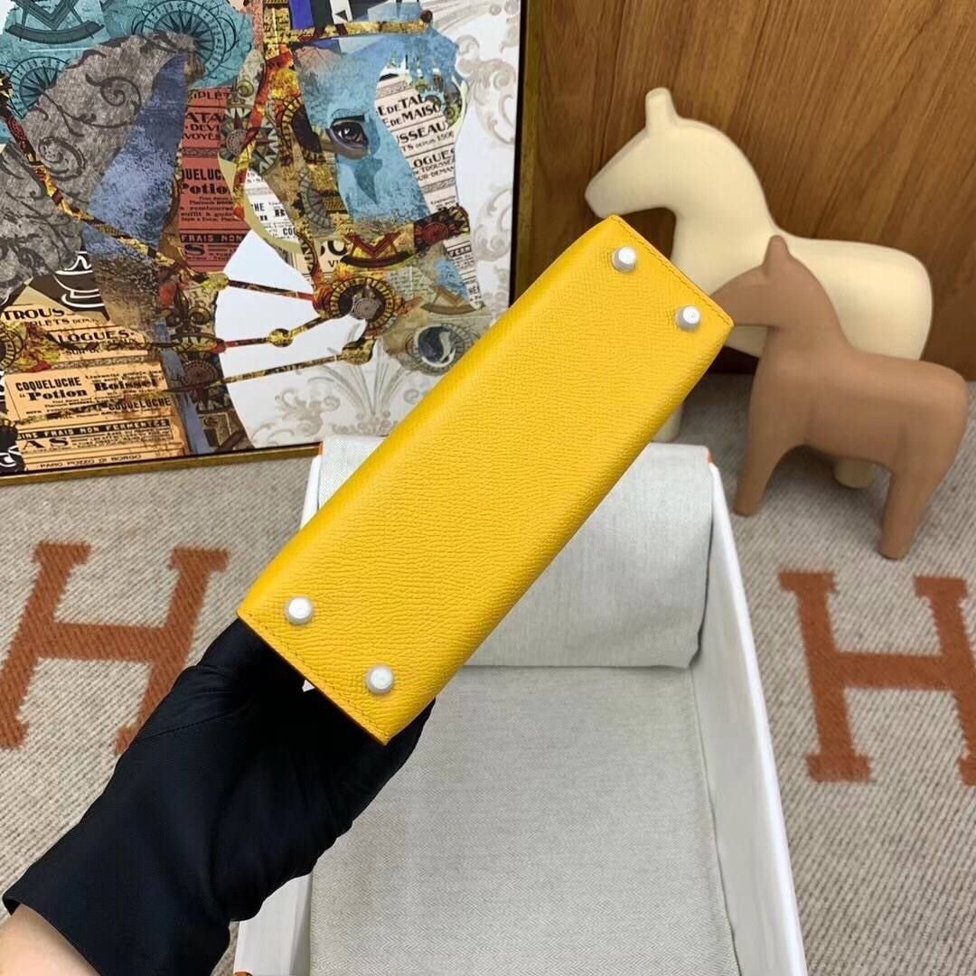 Hermès Kelly 20 Bag in Yellow Epsom Leather - Image 4