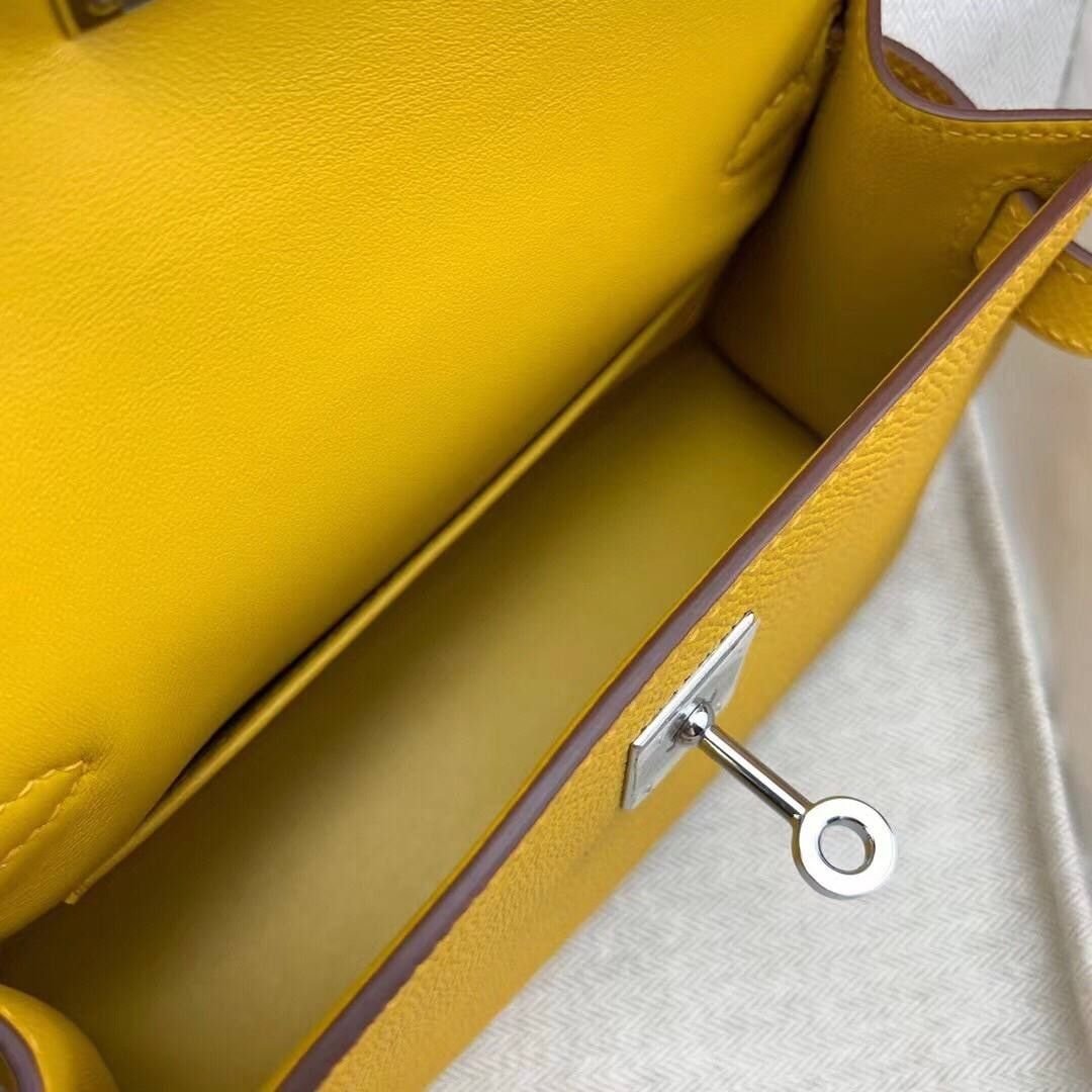 Hermès Kelly 20 Bag in Yellow Epsom Leather - Image 5