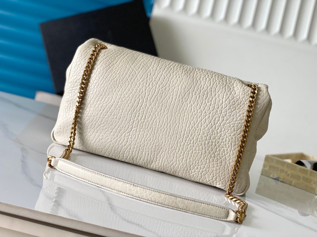 Saint Laurent Calypso Medium in White Hammered Leather 21 cm - Image 3