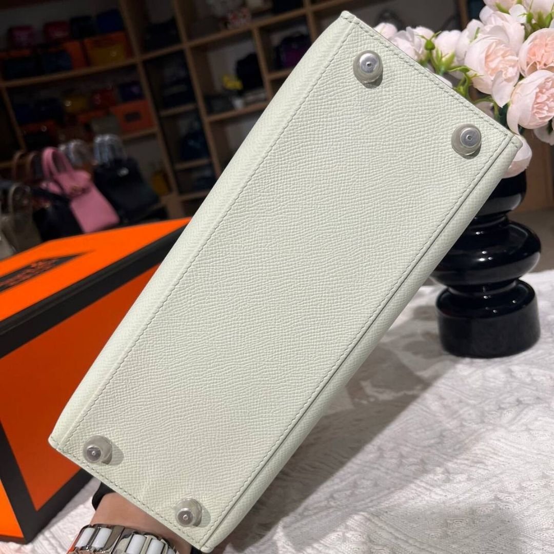 Hermès Kelly 25 bag in cream Epsom leather with palladium hardware - Image 4