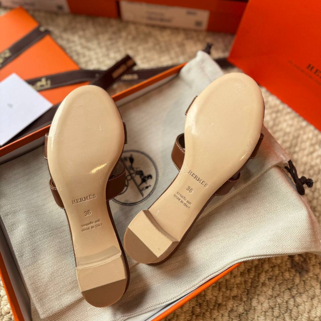 Hermès Oasis sandals in brown leather with 5 cm heel view 6