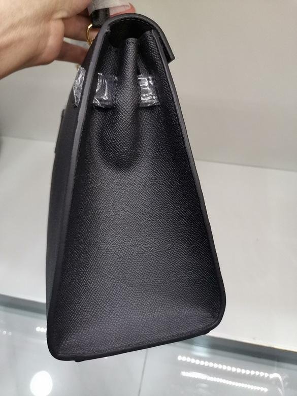 Hermès Kelly 28 Bag in Black Epsom Leather - Image 2