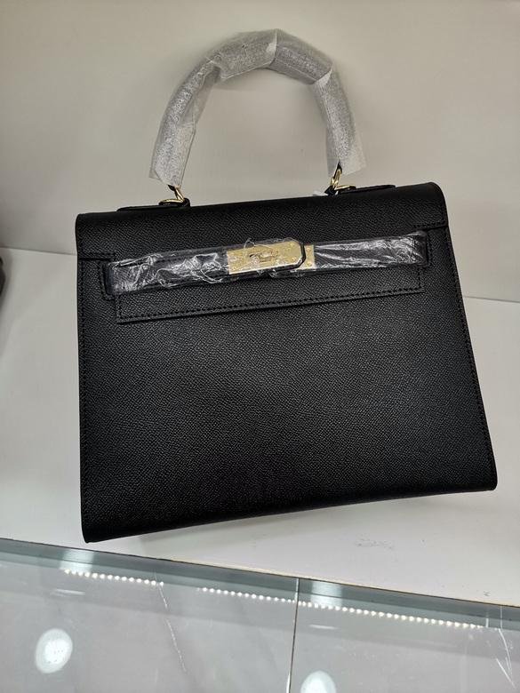 Hermès Kelly 28 Bag in Black Epsom Leather - Image 4