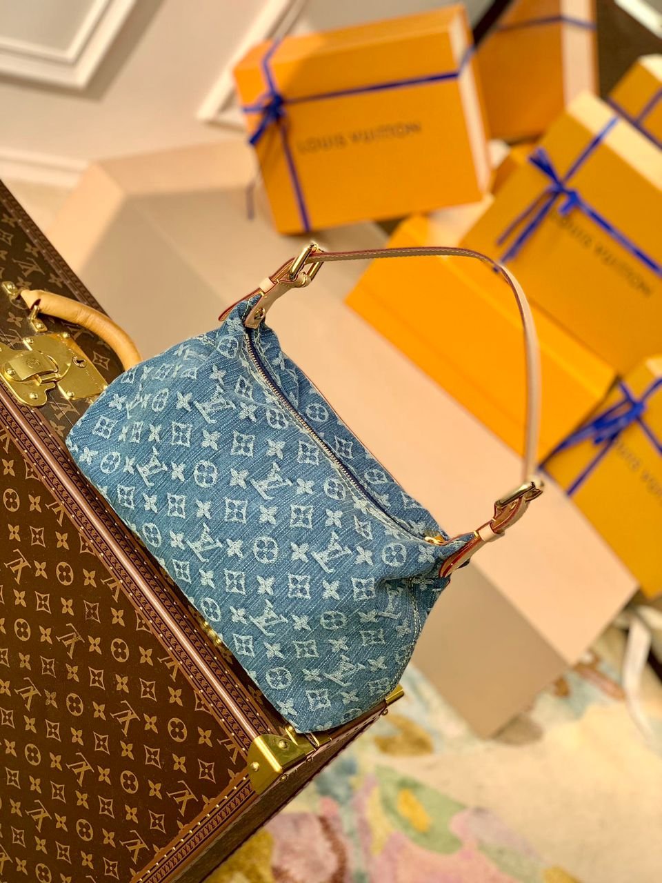 Louis Vuitton Monogram Denim Baggy PM bag in blue denim canvas. - Image 2