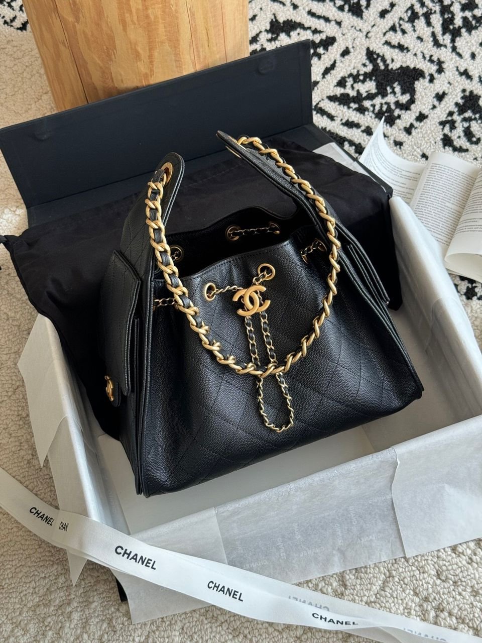 Chanel 25 Drawstring Bucket Bag in Black Leather - Image 2