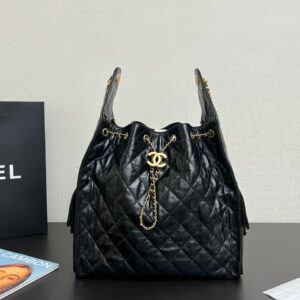 Chanel 25 Large Bag in Black Hammered Leather