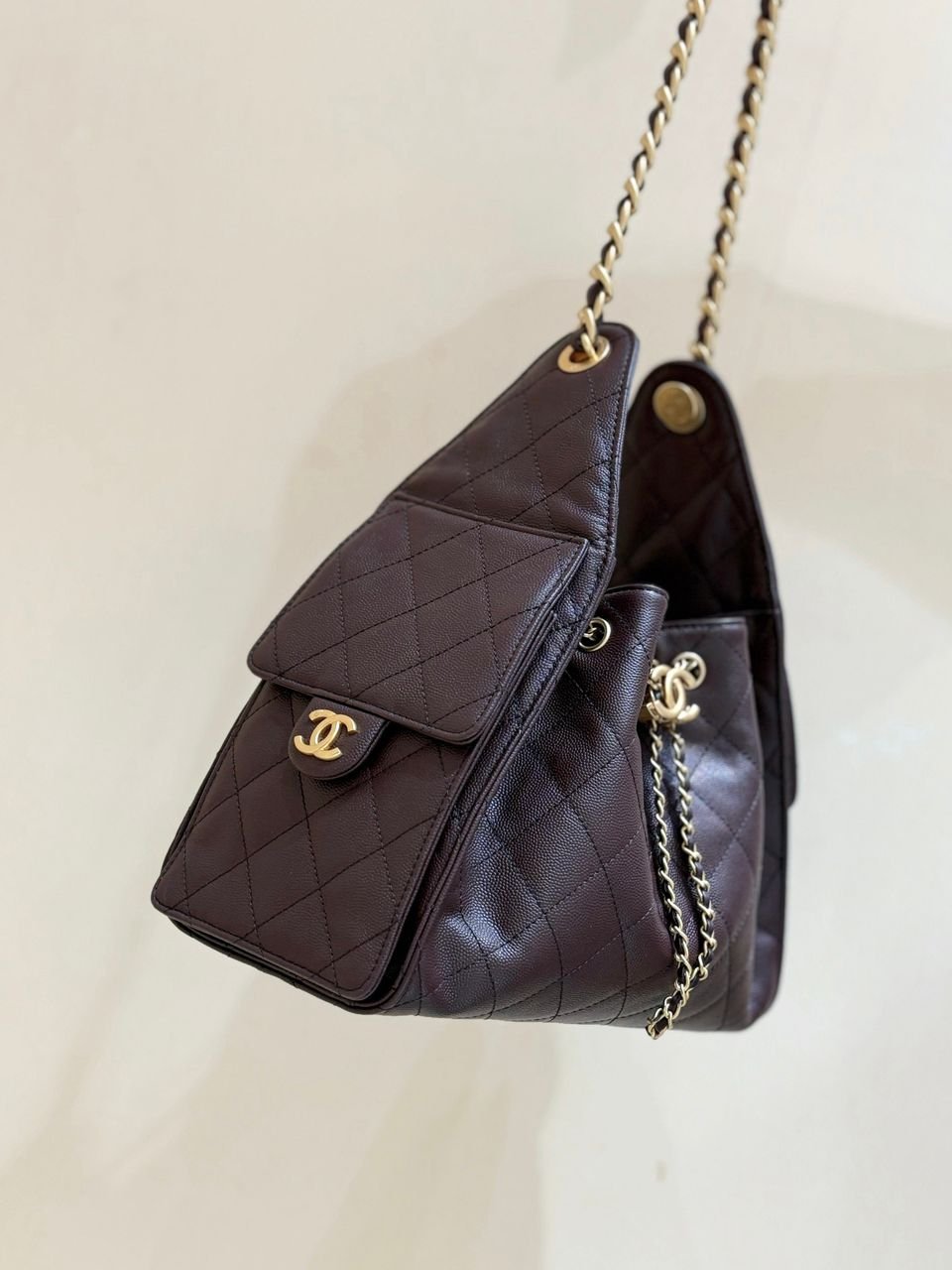 Chanel 25 Quilted Leather Bag in Burgundy - Image 3