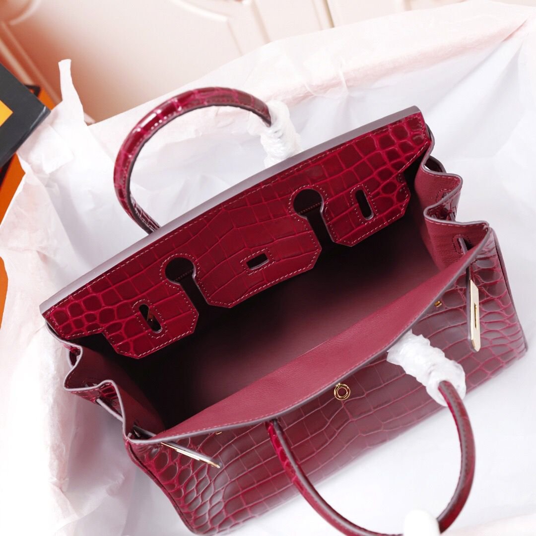 Hermès Birkin 35 bag in shiny crocodile Porosus Rouge H with gold hardware - Image 4