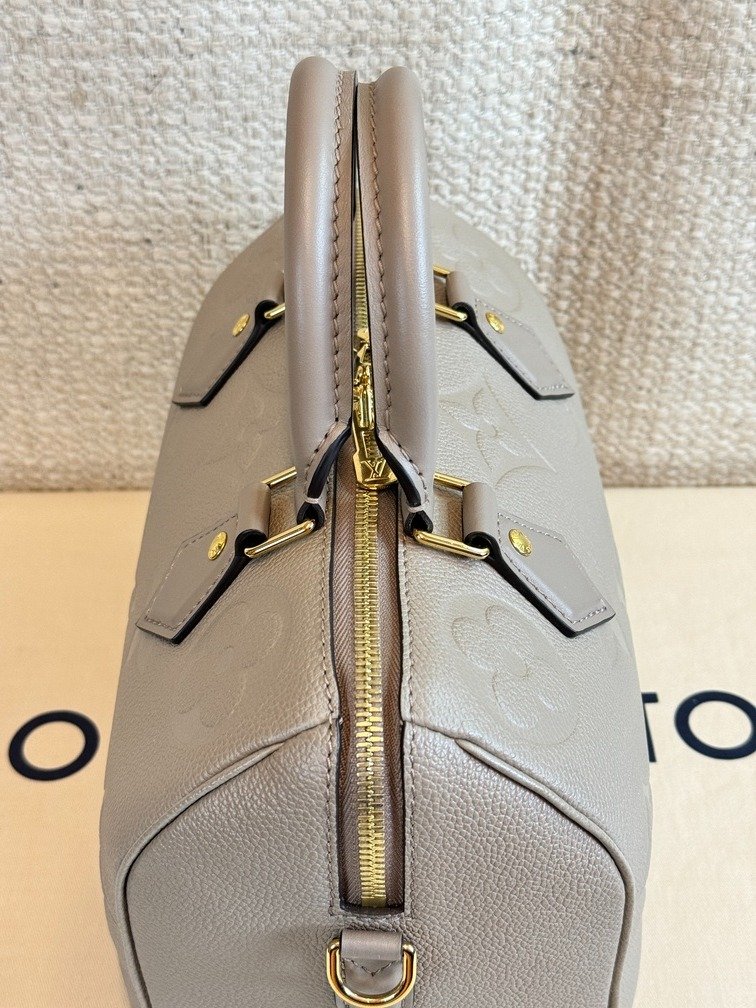 Louis Vuitton Speedy Bandoulière Monogram Empreinte bag beige 20 cm - Image 4