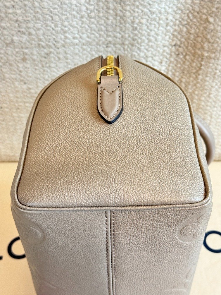 Louis Vuitton Speedy Bandoulière Monogram Empreinte bag beige 20 cm - Image 5
