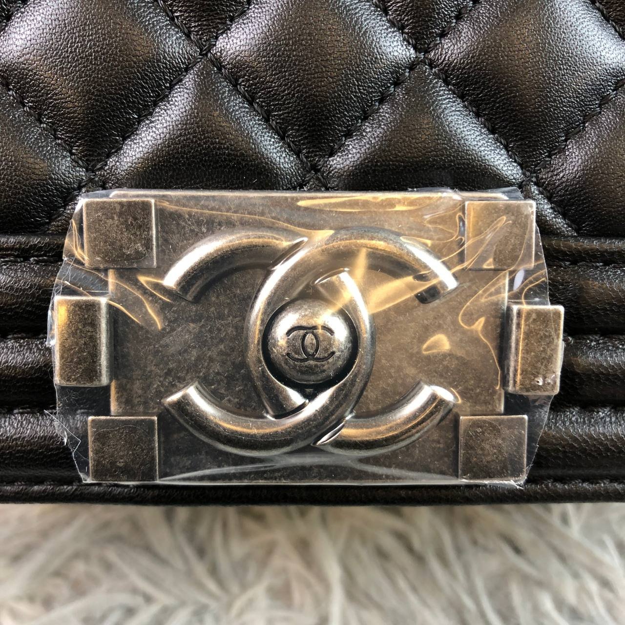 Chanel Boy New Medium bag 28 cm - Image 6