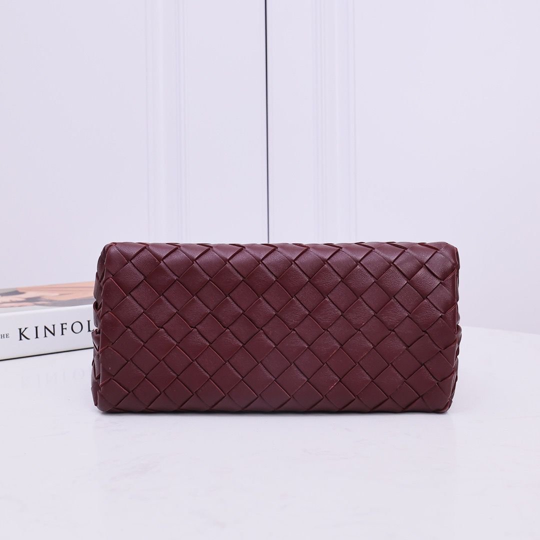 Bottega Veneta Small Andiamo Bag in Woven Leather in Burgundy, 25 cm - Image 7
