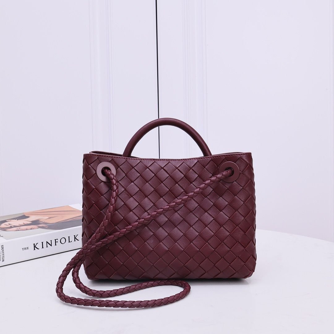 Bottega Veneta Small Andiamo Bag in Woven Leather in Burgundy, 25 cm - Image 3
