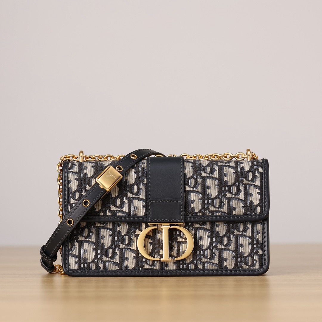 Catalog piece 6