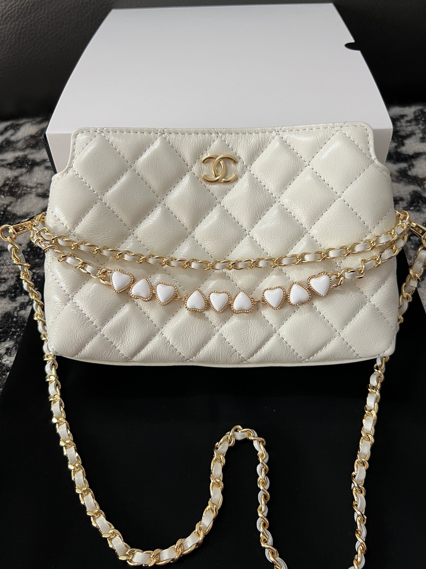Catalog piece 18